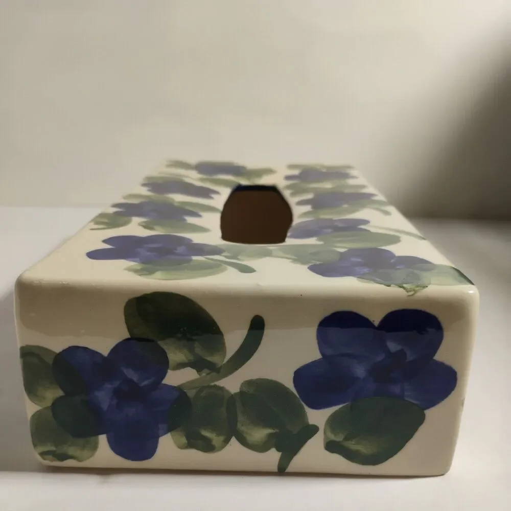Beautiful “Made in Mexico” Talavera style KLEENEX Pottery /Ceramic 10
